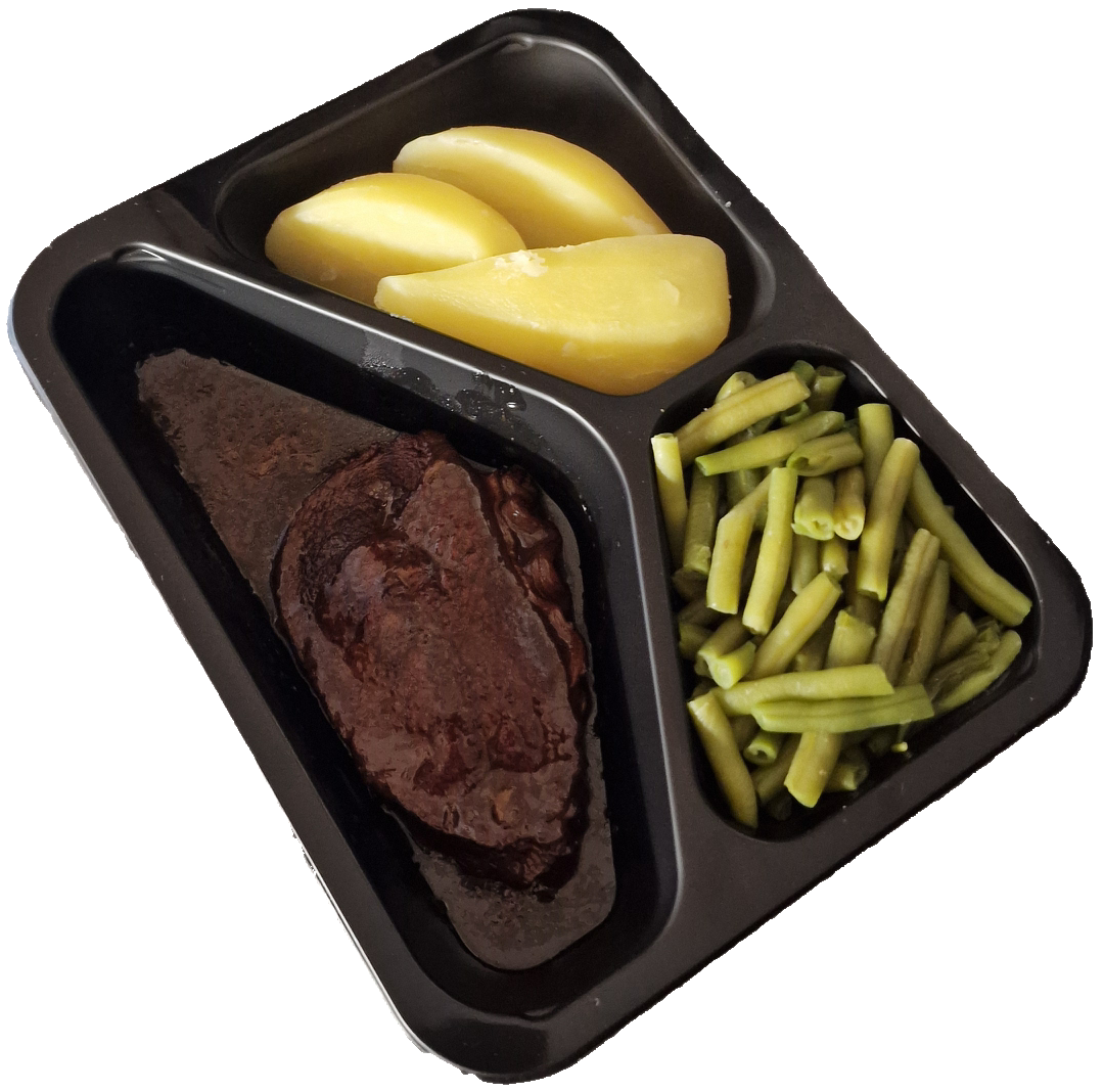 Gekookte aardappelen met sperziebonen en een sukadelap