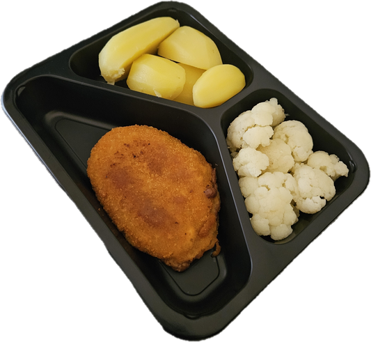 Gekookte aardappelen met bloemkool en een kipsatéschnitzel