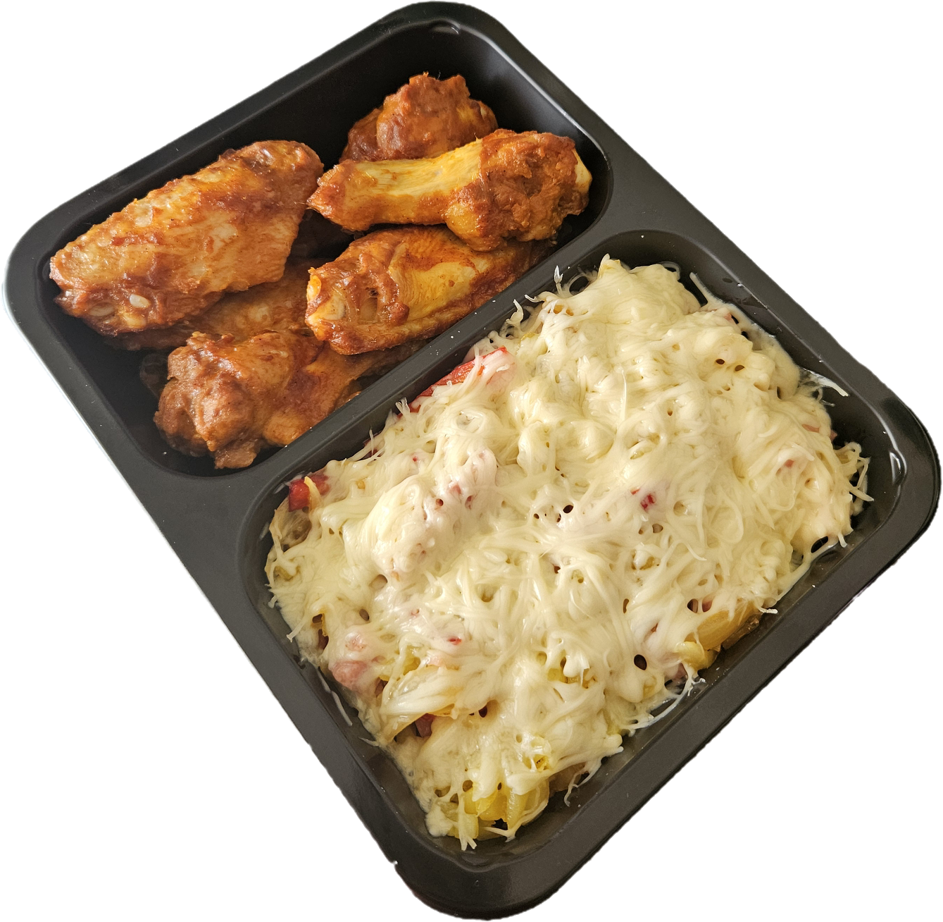 Rösti met paprika, ui, ham en kaas en kippenvleugels